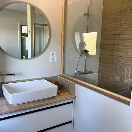 La Cachette Verte Apartment *